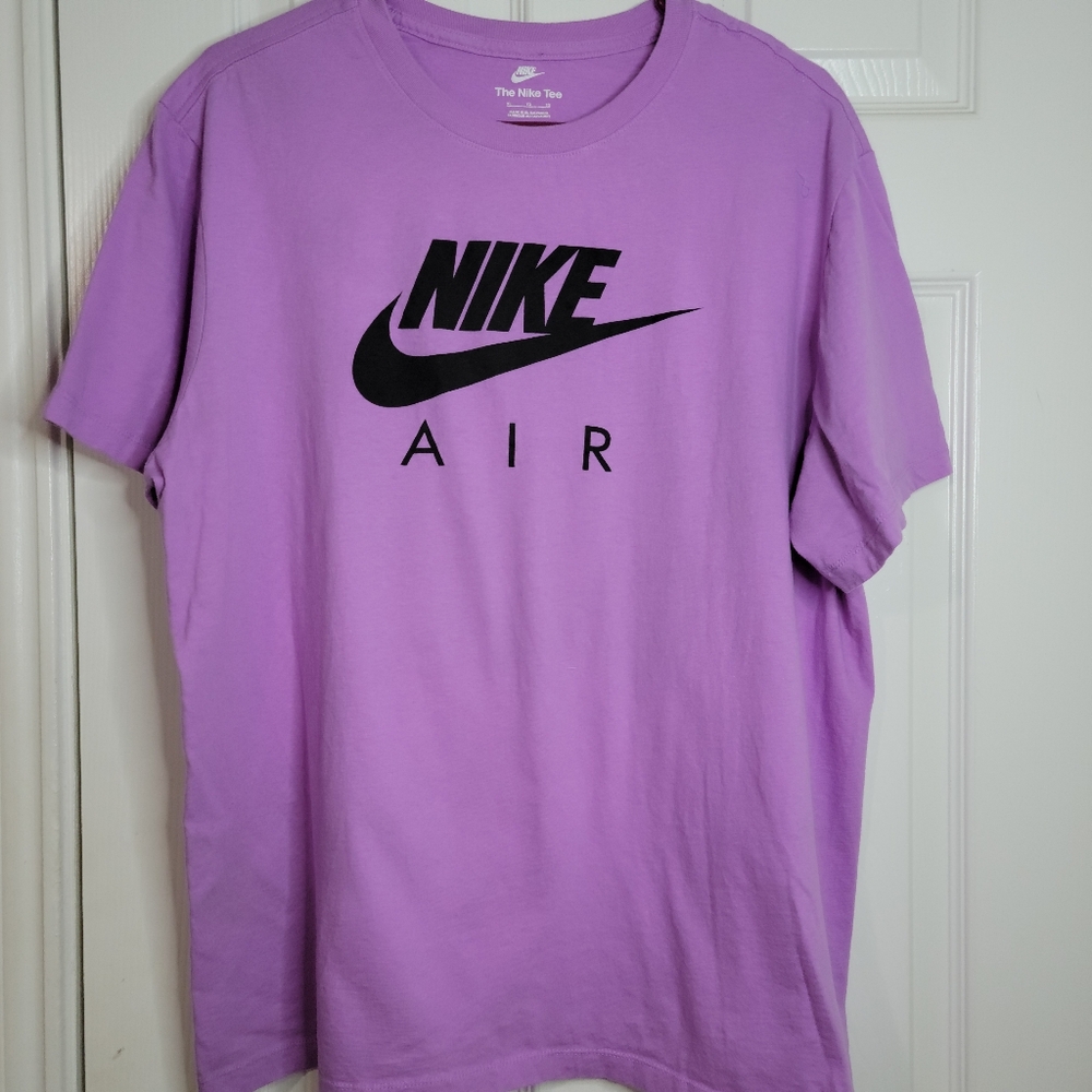 The Nike Tee Lilac & Black EUC XL Electric Color
